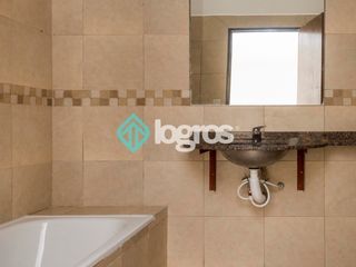 Foto 30 de Dúplex en venta de 3 dormitorios con cochera en Grand Bourg