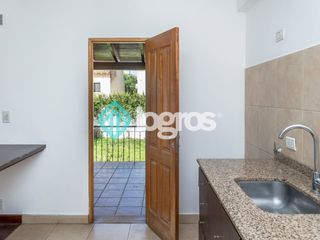 Foto 18 de Dúplex en venta de 3 dormitorios con cochera en Grand Bourg