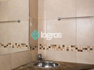 Foto 11 de Dúplex en venta de 3 dormitorios con cochera en Grand Bourg