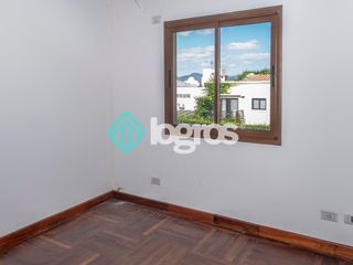Foto 35 de Dúplex en venta de 3 dormitorios con cochera en Grand Bourg