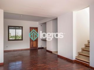 Foto 7 de Dúplex en venta de 3 dormitorios con cochera en Grand Bourg