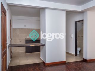 Foto 9 de Dúplex en venta de 3 dormitorios con cochera en Grand Bourg