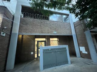 Foto 2 de alquiler departamento tres dormitorios cochera republica de la sexta