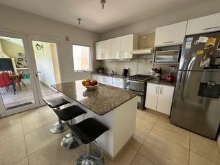 Foto 5 de Venta Duplex Tres Cerritos - Zona Sporting
