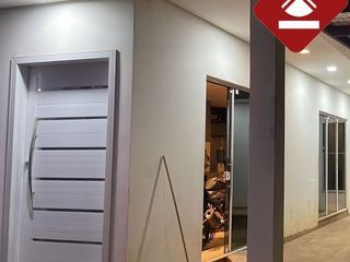 Foto 1 de SE VENDE CASA FRENTE AL LAGO INTERNACIONAL!