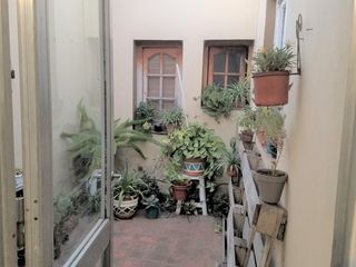 Foto 7 de CASA CON TERRENO - CASEROS AL 2200 (ZONA COLEGIO ESTRADA)