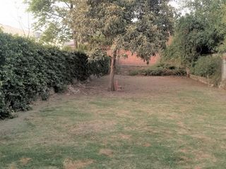 Foto 2 de CASA CON TERRENO - CASEROS AL 2200 (ZONA COLEGIO ESTRADA)