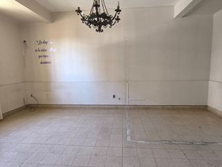 Foto 3 de CASA EN VENTA CASEROS Y GRAL PAZ
