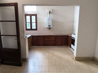Foto 8 de CASA EN VENTA CASEROS Y GRAL PAZ