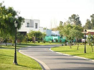 Foto 1 de Hermoso lote en venta en barrio Santa Elena, Pilar del Este