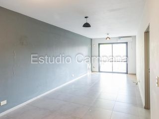 Foto 8 de Monoambiente en Venta. Balcón al frente. Villa Urquiza