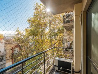 Foto 1 de Monoambiente en Venta. Balcón al frente. Villa Urquiza
