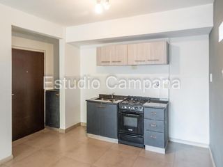 Foto 9 de Monoambiente en Venta. Balcón al frente. Villa Urquiza