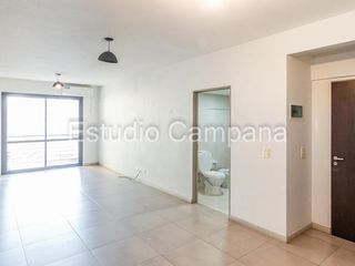 Foto 7 de Monoambiente en Venta. Balcón al frente. Villa Urquiza