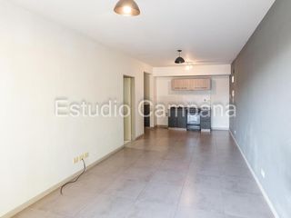 Foto 12 de Monoambiente en Venta. Balcón al frente. Villa Urquiza