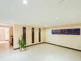 Foto 6 de Monoambiente en Venta. Balcón al frente. Villa Urquiza