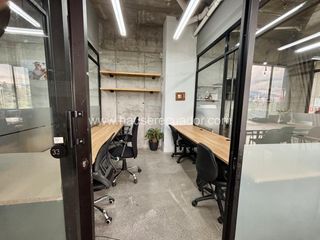 Foto 12 de Oficinas en arriendo en La Carolina – Espacios amplios, modernos y con salas de reuniones