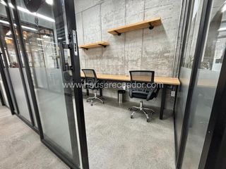 Foto 4 de Oficinas en arriendo en La Carolina – Espacios amplios, modernos y con salas de reuniones