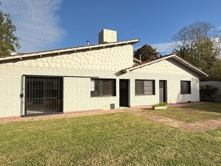 Foto 2 de Impresionante casa en venta - ¡Lista para crédito! en Lobos