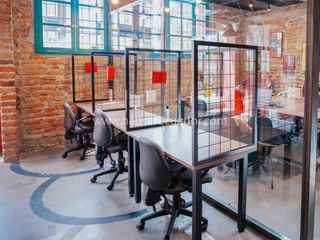 Foto 8 de Oficinas vintage en arriendo – Luz natural, espacios colaborativos y salas para reuniones