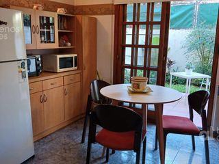 Foto 11 de Venta casa Duplex de 3 ambientes , cochera, lindo patio - Quilmes- APTO CRÉDITO