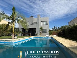 Foto 1 de Casa al agua en Venta 5 Ambientes El Canton Barrio Norte-Escobar