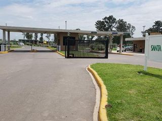 Foto 1 de Hermoso lote en venta en barrio Santa Elena, Pilar del Este