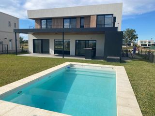 Foto 1 de Casa en alquiler Puertos Barrio Ceibos