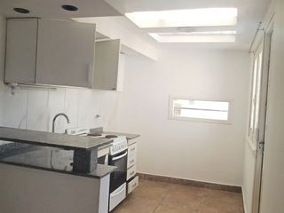 Foto 6 de ALQUILER 24 MESES- CASA CON ENTRADA DE VEHICULO.