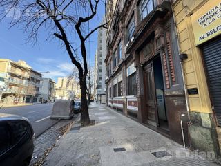 Foto 1 de Venta edificio doble frente con salida a dos calles en Almagro