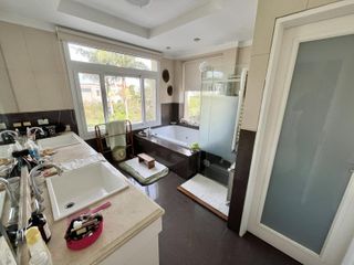 Foto 34 de Importante Casa a la Laguna - Barrio Privado Santa Barbara