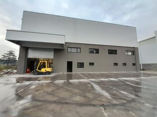 Foto 1 de Depósito en  Alquiler