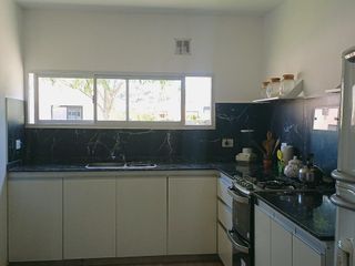 Foto 5 de Casa en Alquiler en San Ramón, Pilar del Este, 4 Ambientes