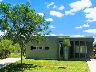 Foto 1 de Casa en Alquiler en San Ramón, Pilar del Este, 4 Ambientes