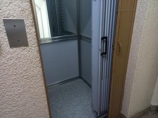 Foto 6 de Cochera cubierta en Venta en edificio residencial en Villa Luro