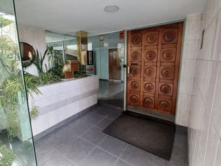 Foto 2 de Cochera cubierta en Venta en edificio residencial en Villa Luro