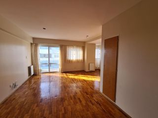 Foto 1 de Alquiler Echesortu Rosario Piso Exclusivo 3 dormitorios 2 baños Calefaccion Radiadores