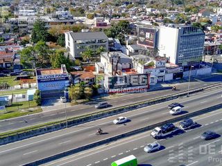 Foto 2 de Local/ Edificio Comercial sobre colectora Panamericana Olivos en Alquiler, Vicente López