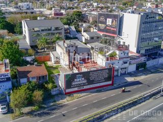 Foto 1 de Local/ Edificio Comercial sobre colectora Panamericana Olivos en Alquiler, Vicente López