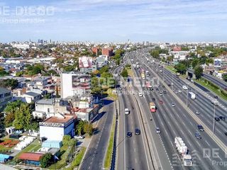 Foto 3 de Local/ Edificio Comercial sobre colectora Panamericana Olivos en Alquiler, Vicente López