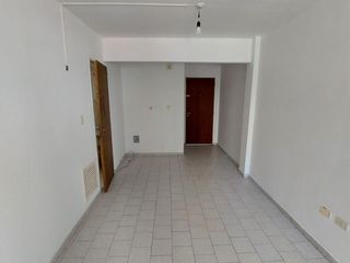 Foto 2 de Departamento 1 dormitorio 1° piso escalera