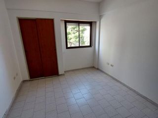 Foto 3 de Departamento 1 dormitorio 1° piso escalera