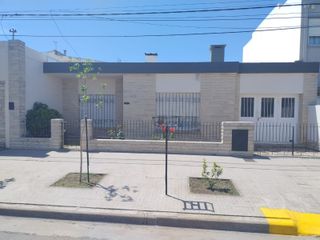 Foto 2 de CASA 3 DORMITORIOS EN BARRIO KM5