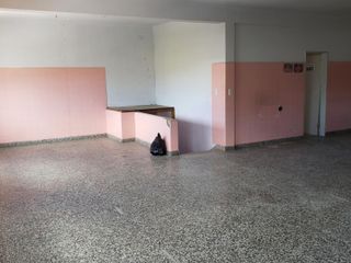 Foto 3 de Salon en planta alta 127 m2 Charlone 1420