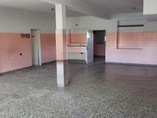 Foto 2 de Salon en planta alta 127 m2 Charlone 1420