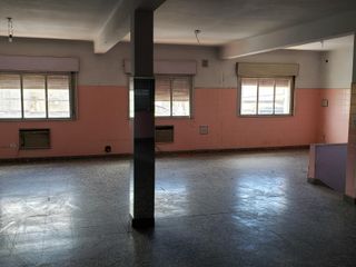 Foto 4 de Salon en planta alta 127 m2 Charlone 1420