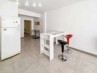 Foto 10 de ALQUILER DOS AMBIENTES - BAÑO Y TOILETTE