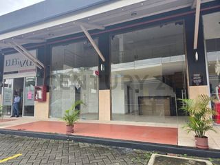 Foto 3 de Venta de Locales Comerciales en Centro Comercial Oasis, Norte de Guayaquil