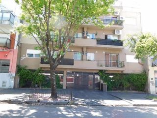 Foto 1 de VENTA COCHERA  CUBIERTA EN VILLA URQUIZA