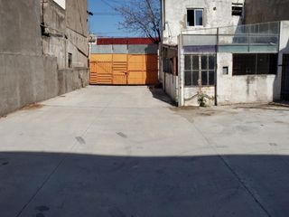 Foto 3 de Excelente Propiedad Galpon 200 mts2 con salida a dos calles